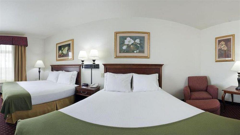 Express Syracuse-fairgrounds By Ihg 2* Warners