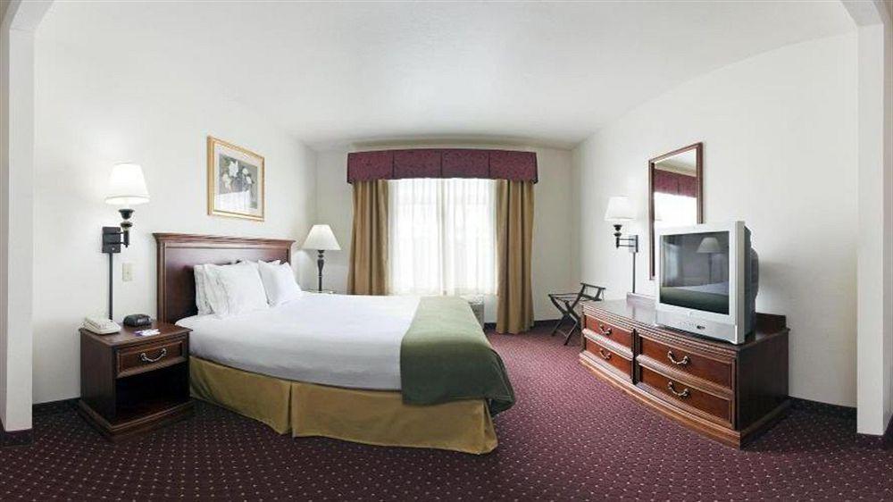 Express Syracuse-fairgrounds By Ihg 2* Warners