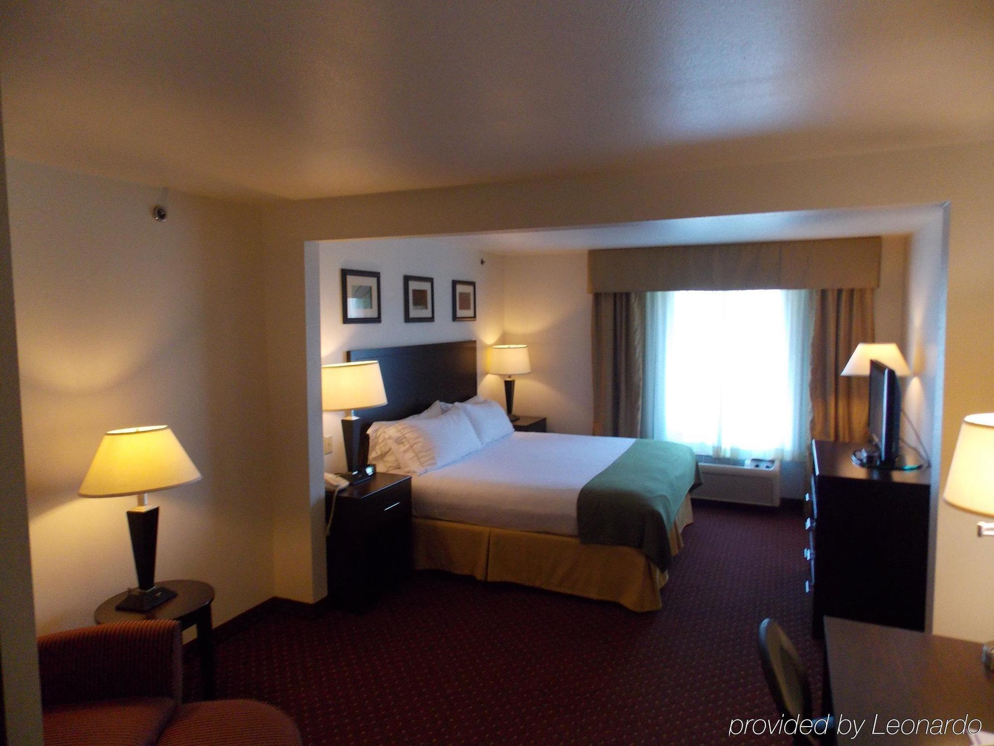 Express Syracuse-fairgrounds By Ihg Hotel Warners
